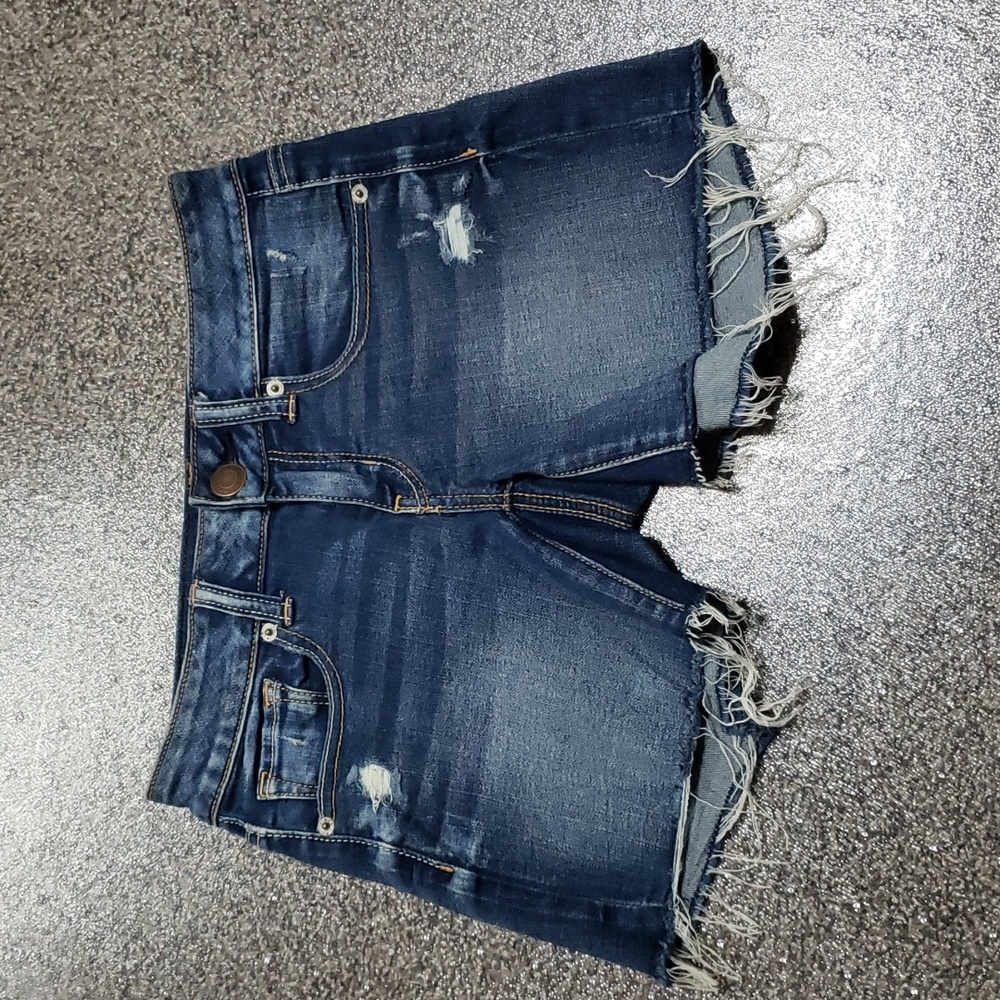 American Eagle Super Stretch Distressed Demin Shorts Size 2